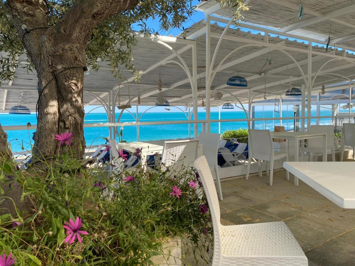 B&B Direttamente Sul Mare Da Antonino Маттината Экстерьер фото