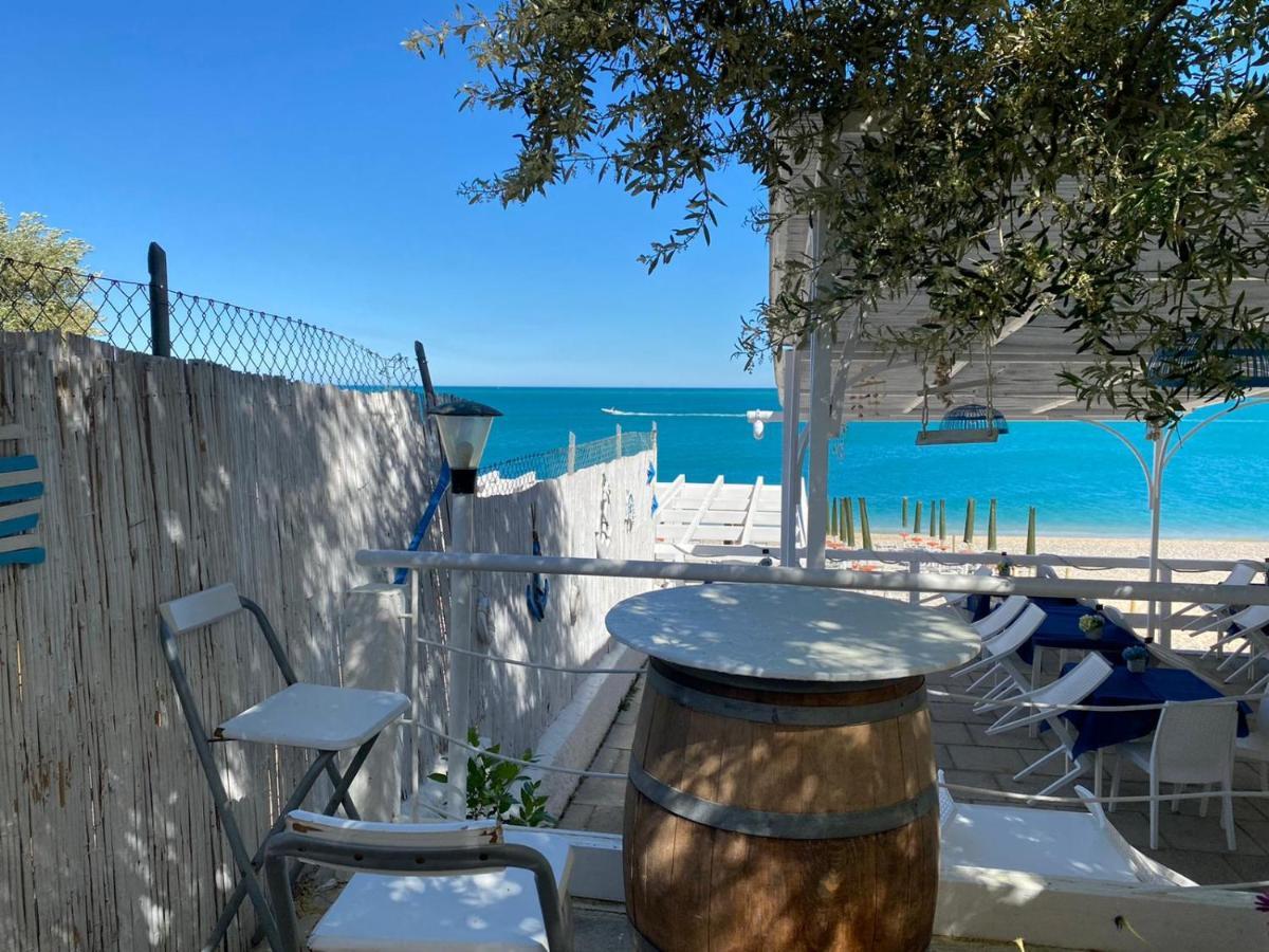 B&B Direttamente Sul Mare Da Antonino Маттината Экстерьер фото